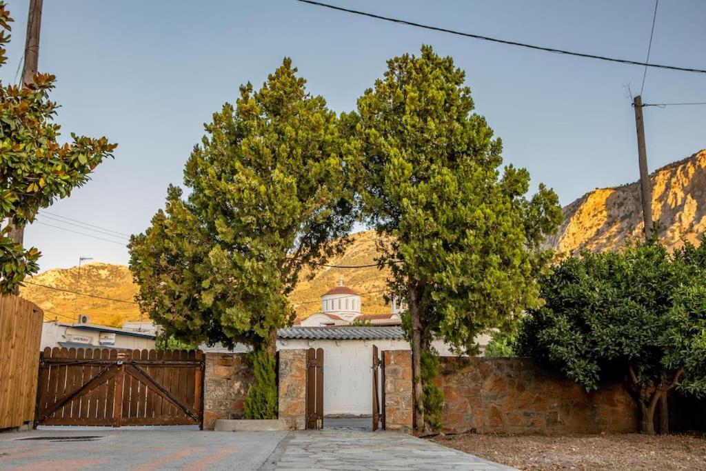 Marios House Apartment Emparos
